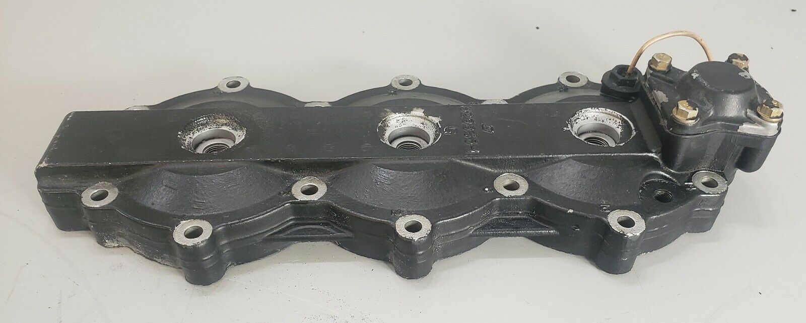 Johnson Evinrude Cylinder Head with Thermostat Cover 329835-1 435977 04359777